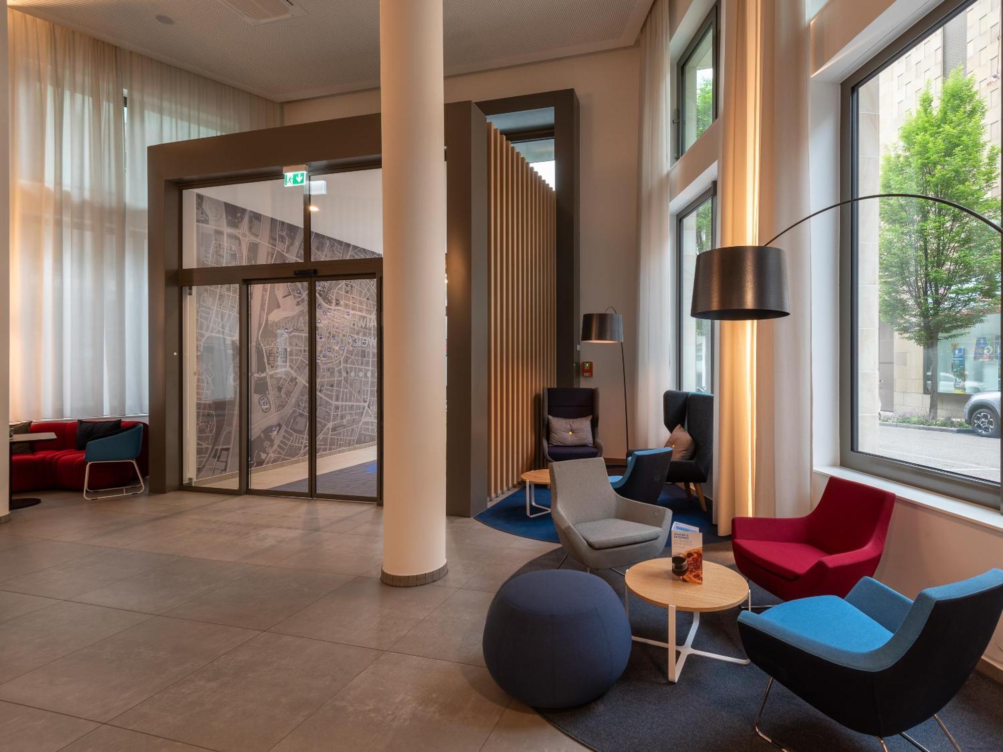 Holiday Inn Express Heilbronn By Ihg Екстер'єр фото