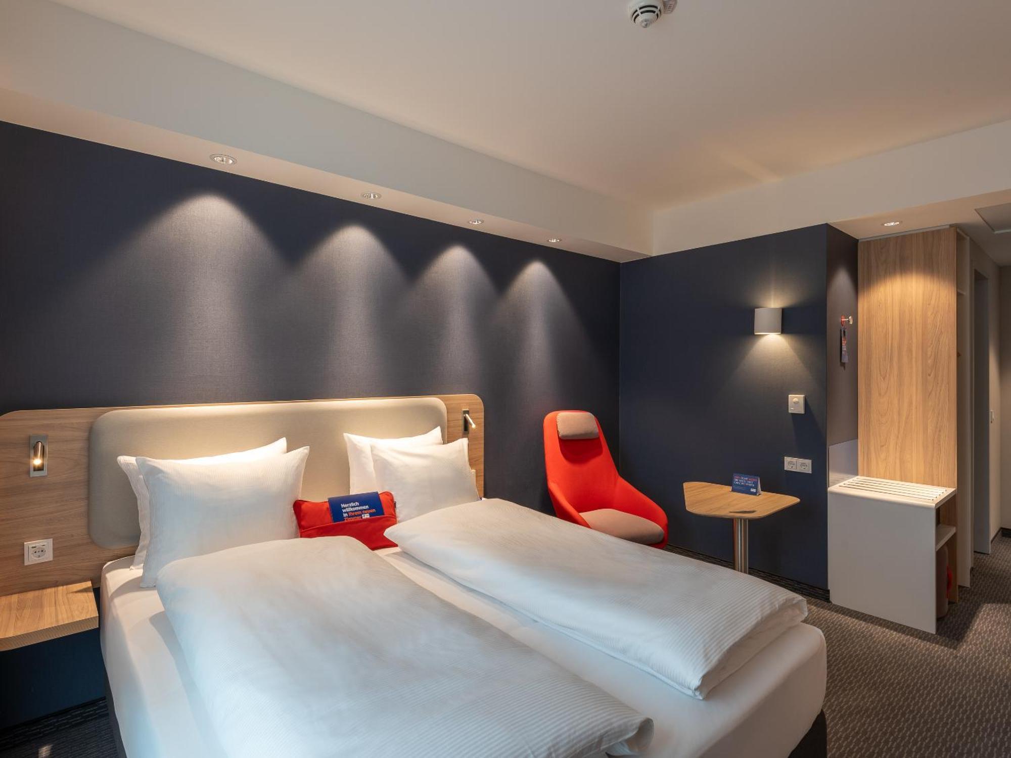 Holiday Inn Express Heilbronn By Ihg Екстер'єр фото