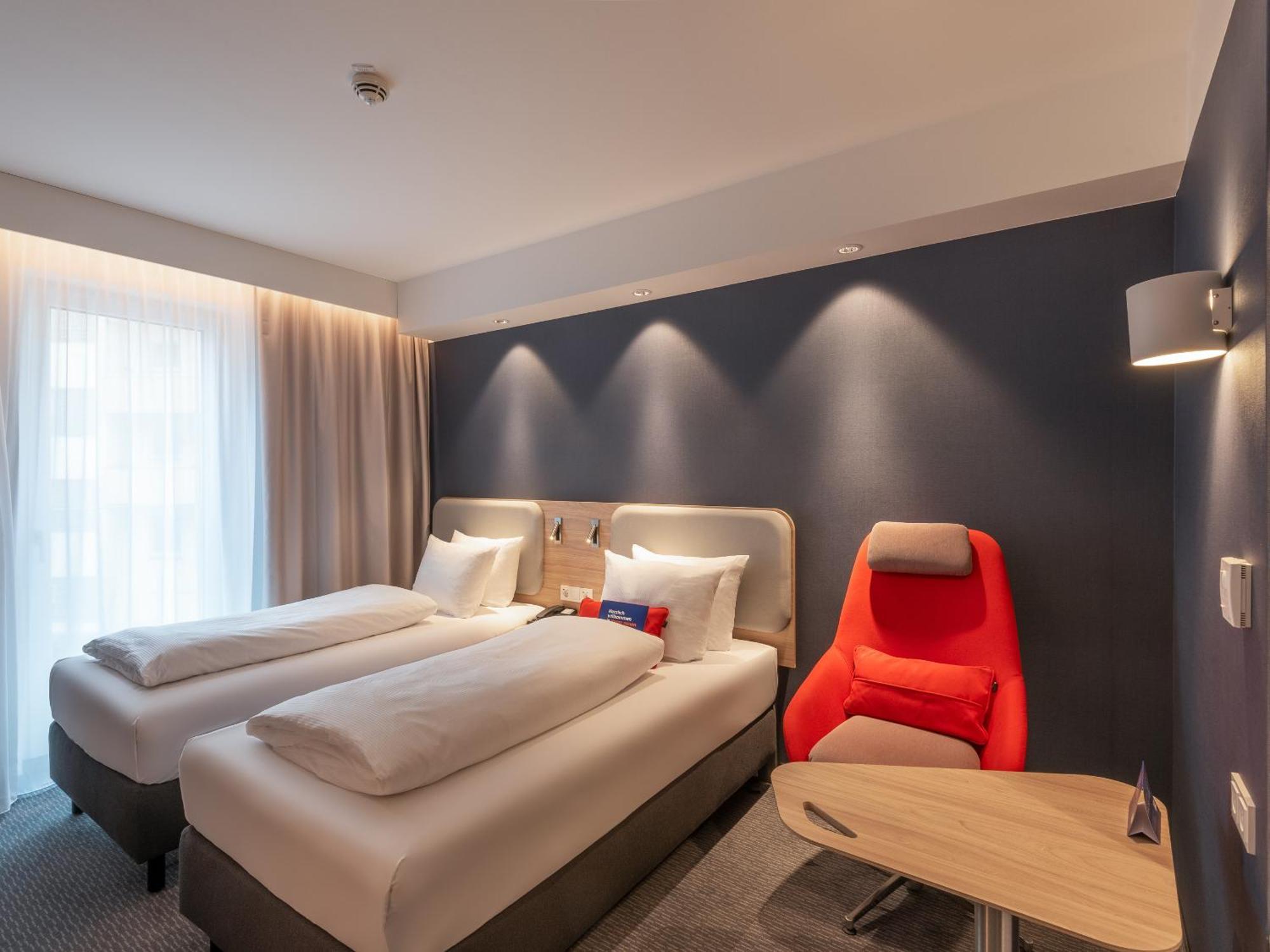Holiday Inn Express Heilbronn By Ihg Екстер'єр фото