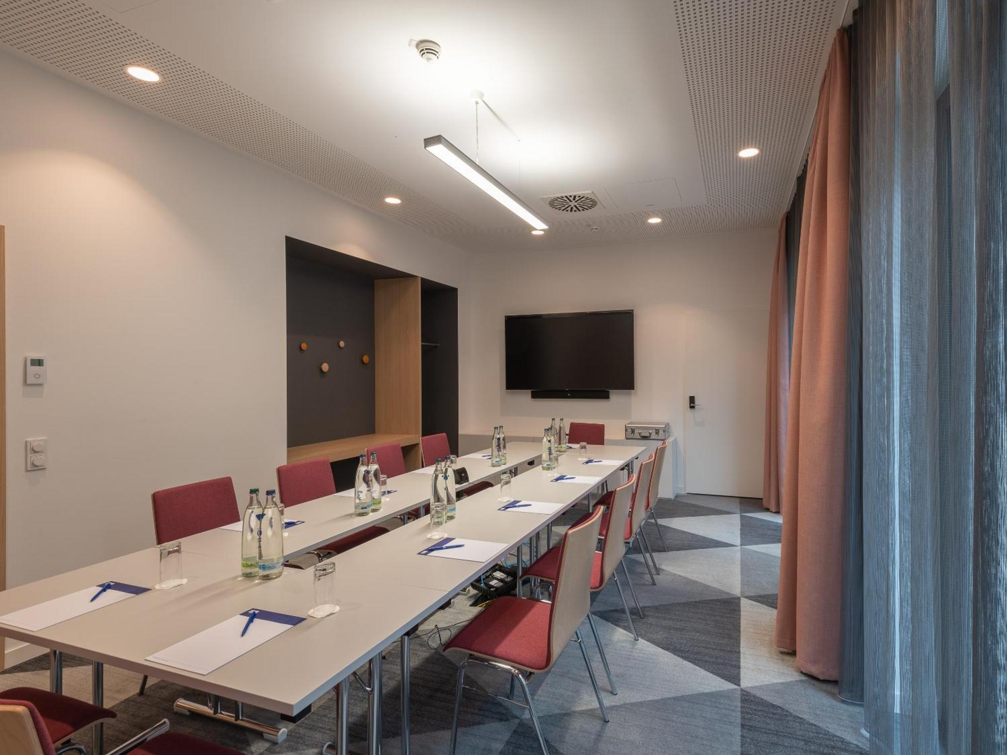 Holiday Inn Express Heilbronn By Ihg Екстер'єр фото