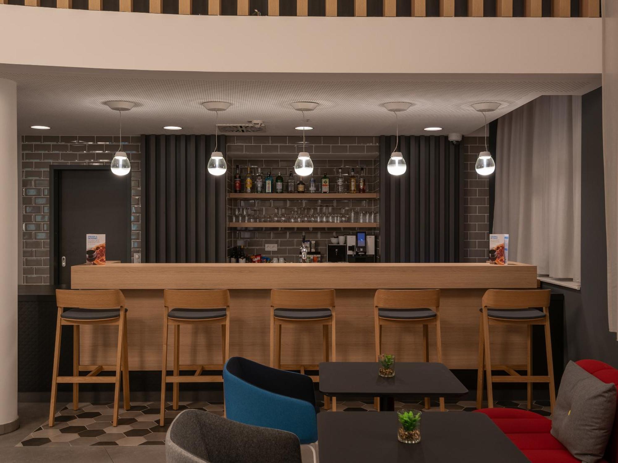 Holiday Inn Express Heilbronn By Ihg Екстер'єр фото