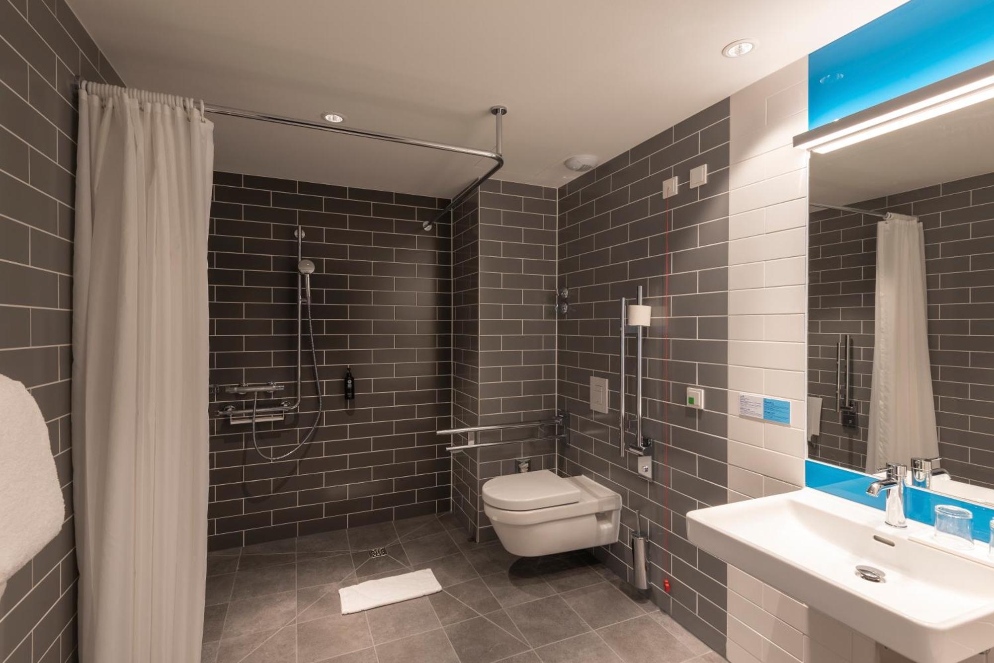 Holiday Inn Express Heilbronn By Ihg Екстер'єр фото