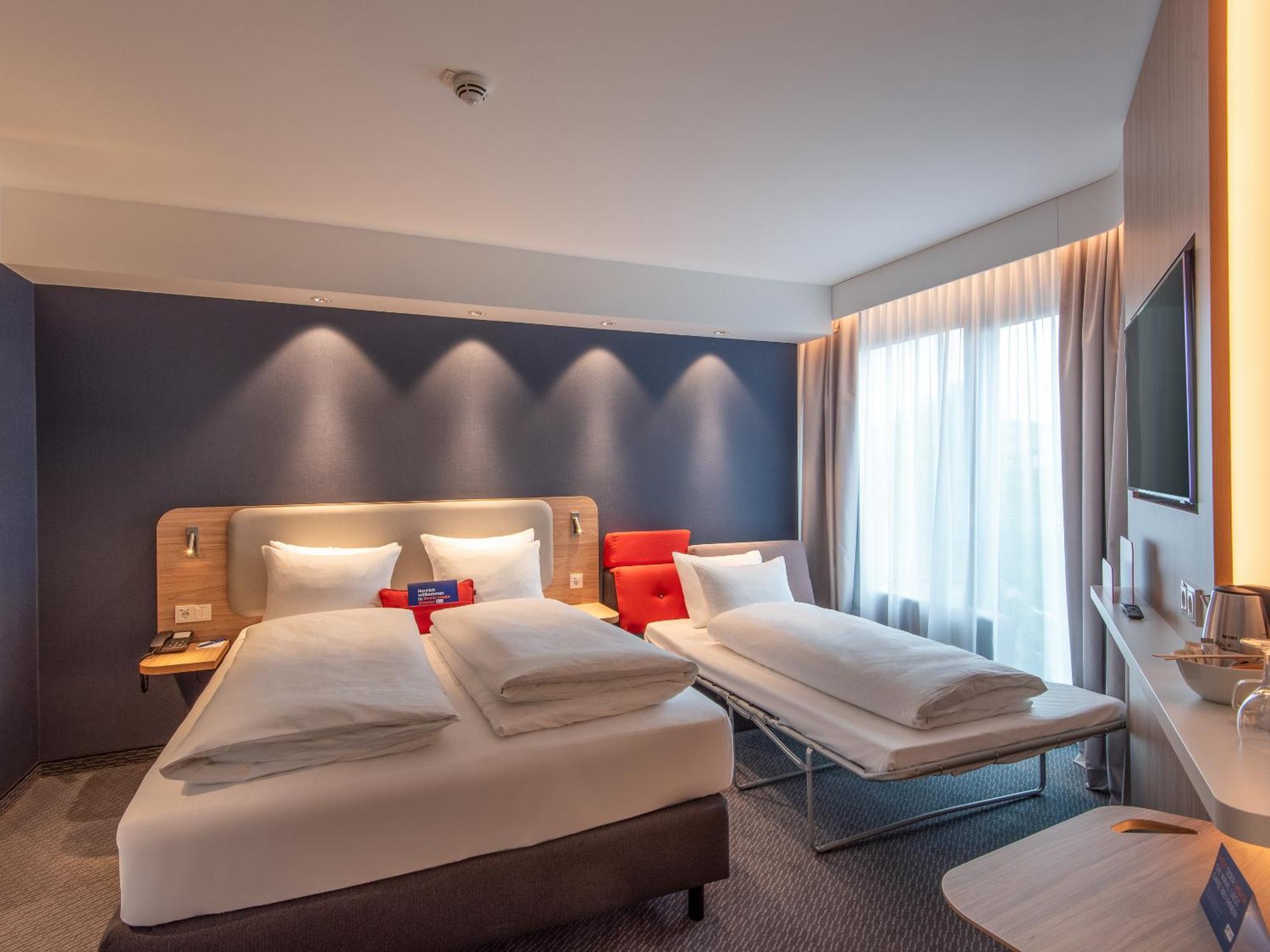 Holiday Inn Express Heilbronn By Ihg Екстер'єр фото