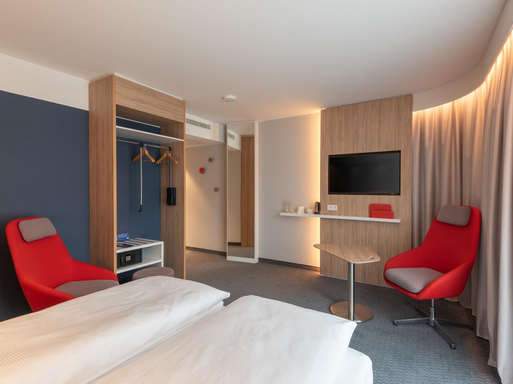 Holiday Inn Express Heilbronn By Ihg Екстер'єр фото