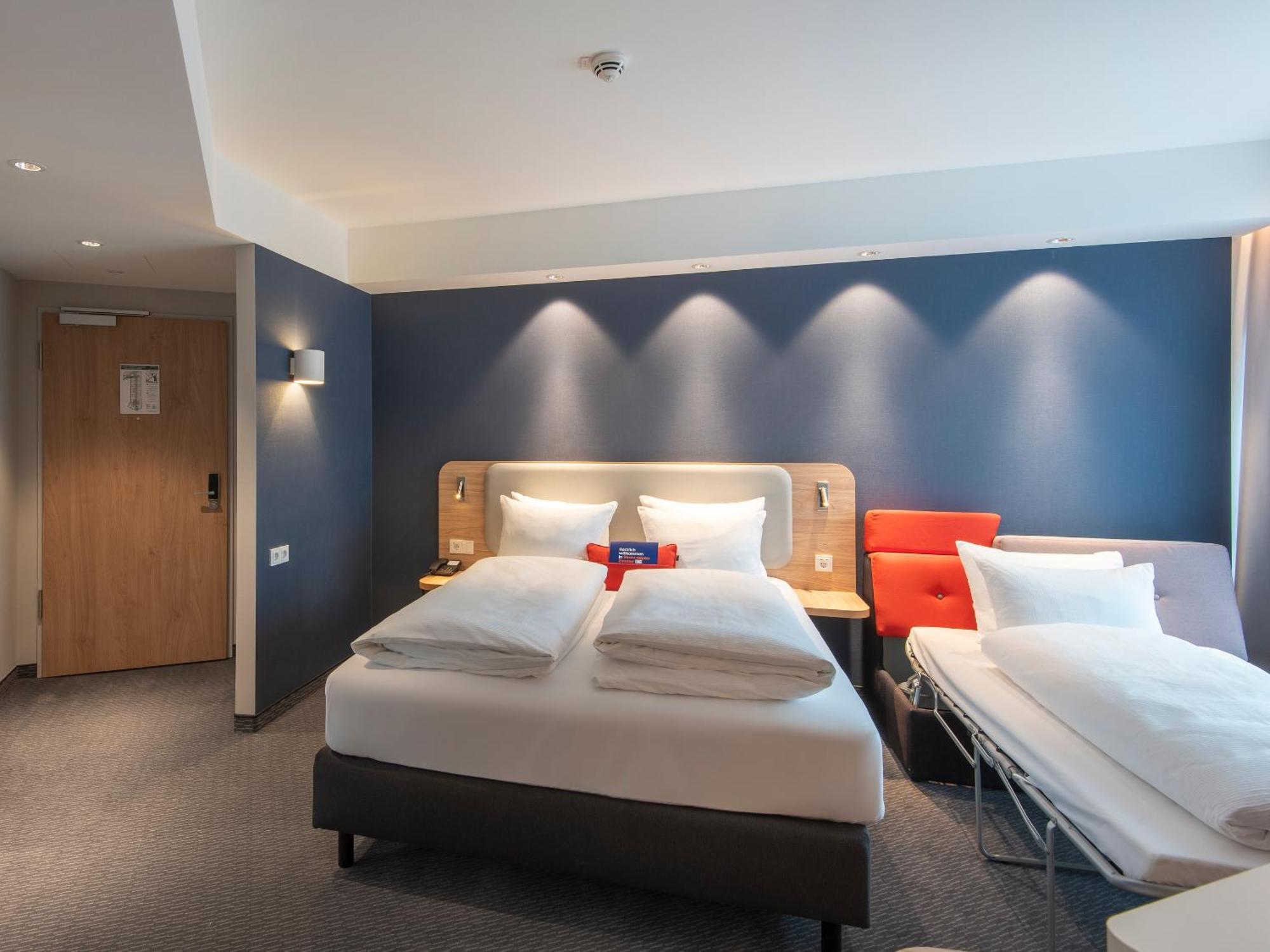 Holiday Inn Express Heilbronn By Ihg Екстер'єр фото