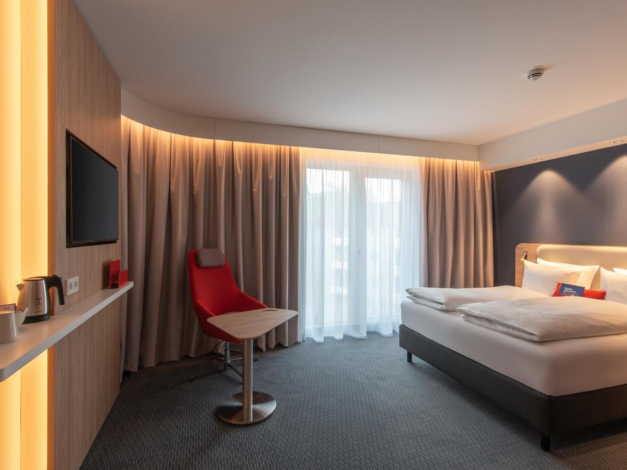 Holiday Inn Express Heilbronn By Ihg Екстер'єр фото