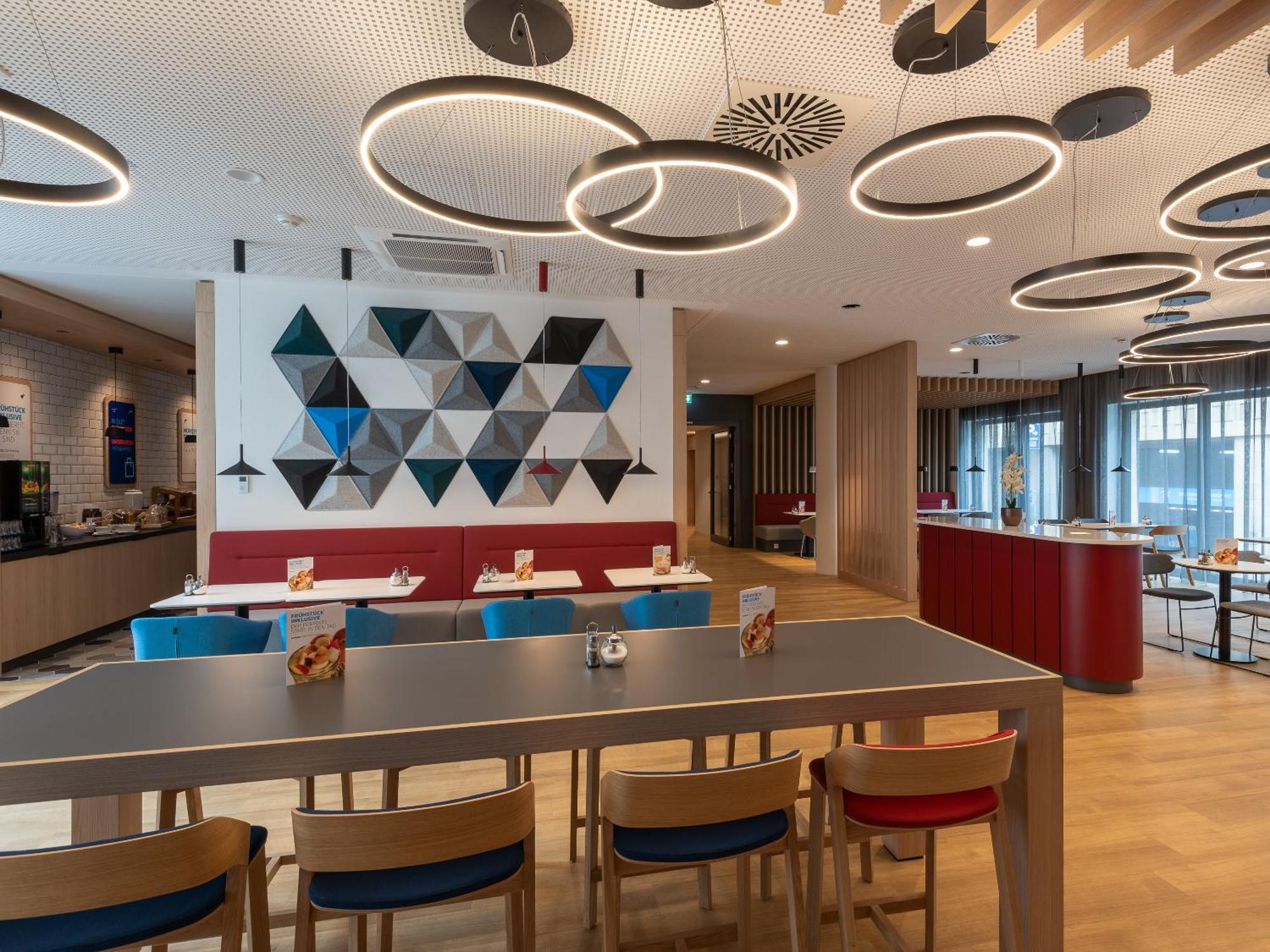 Holiday Inn Express Heilbronn By Ihg Екстер'єр фото