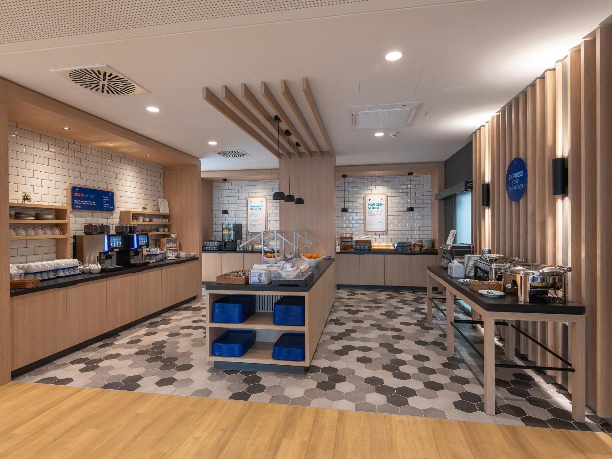 Holiday Inn Express Heilbronn By Ihg Екстер'єр фото