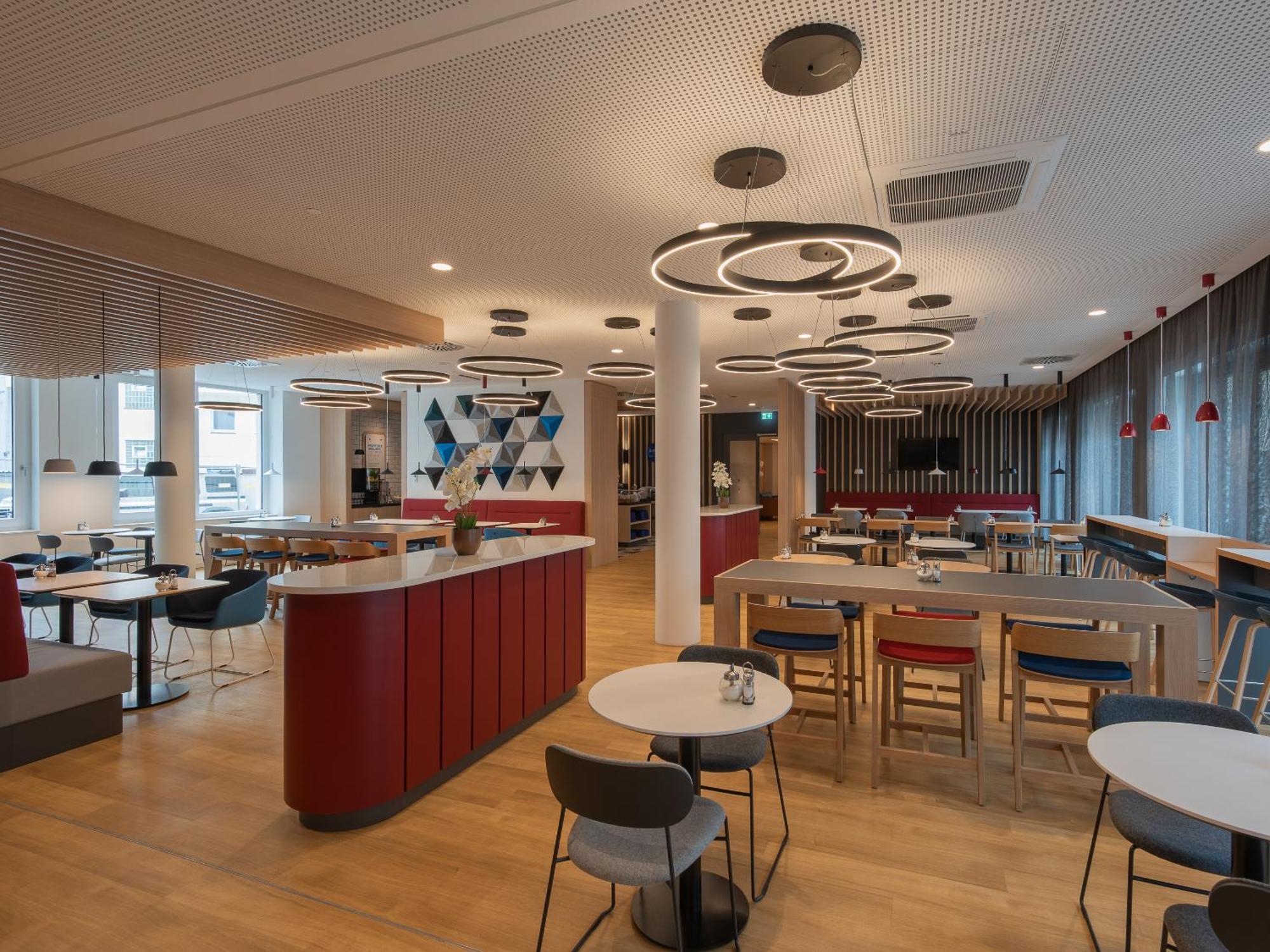 Holiday Inn Express Heilbronn By Ihg Екстер'єр фото