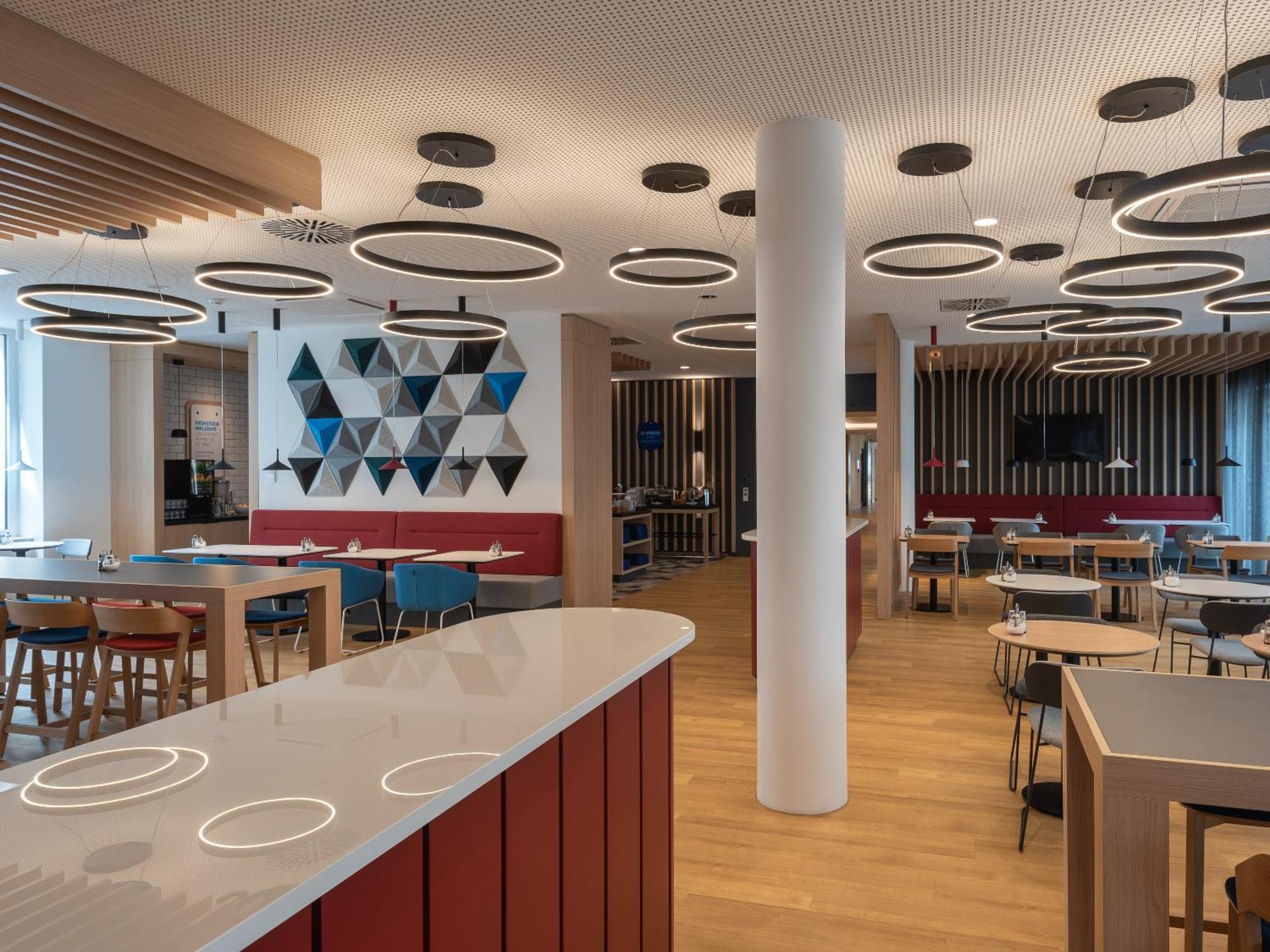 Holiday Inn Express Heilbronn By Ihg Екстер'єр фото